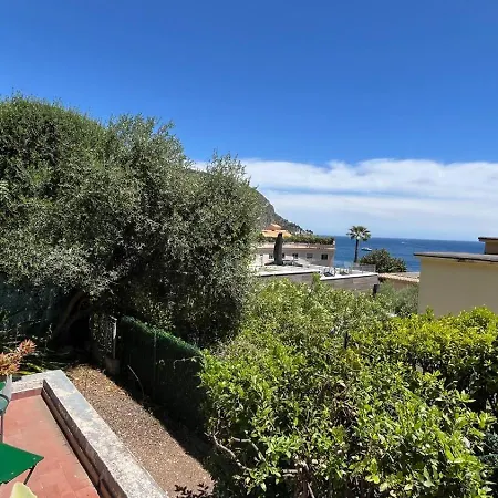 Petite Bord De Feriehus Èze